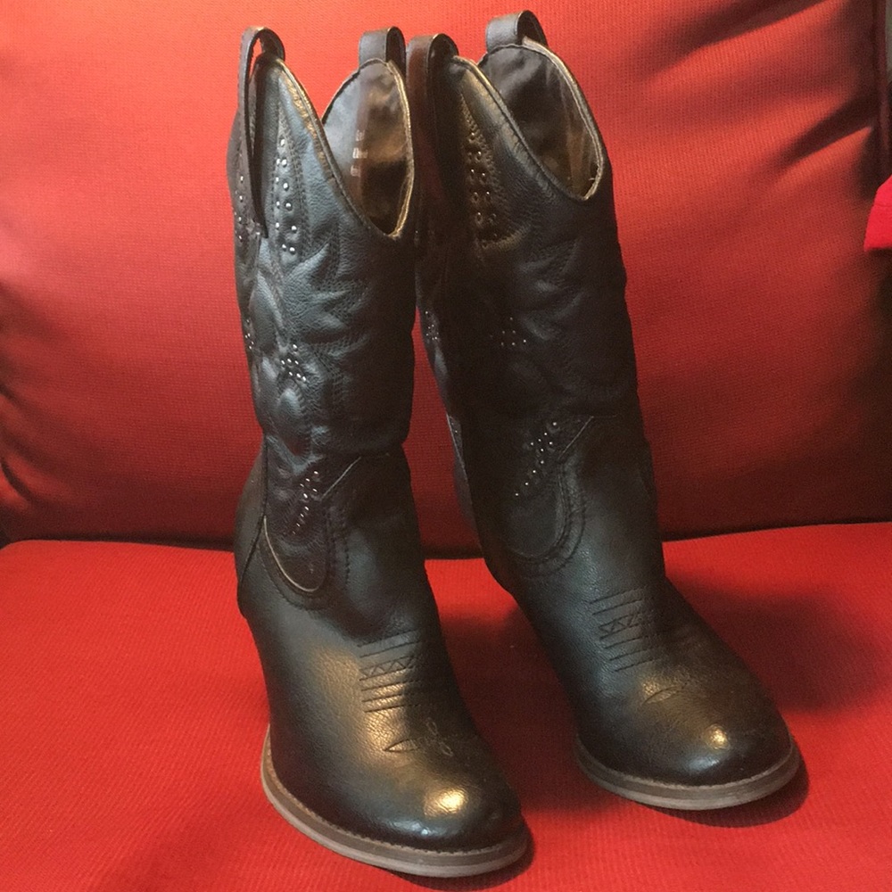 Black Boots